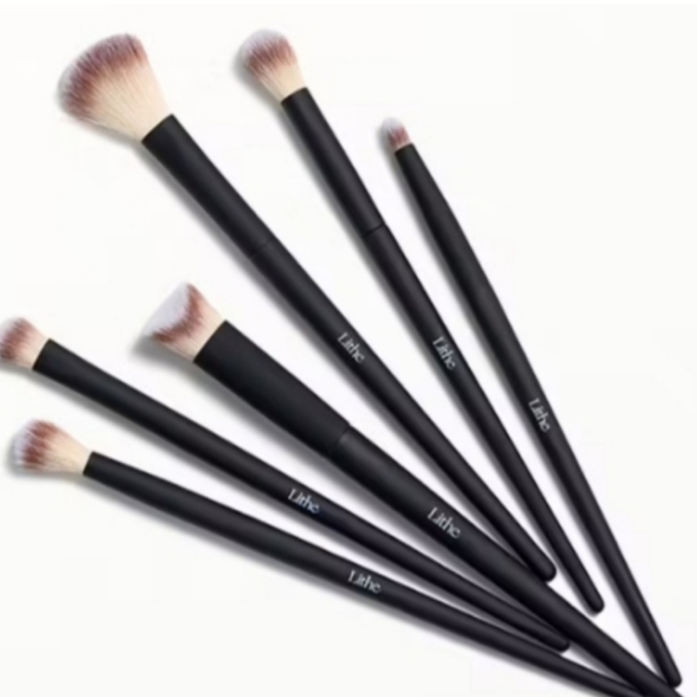 🆕️ Lithe Beauty 6 Piece Brush Set